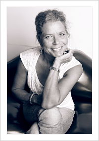 Anne-Marie Lind, stenkonservator. Anne-Marie Lind, stenkonservator.